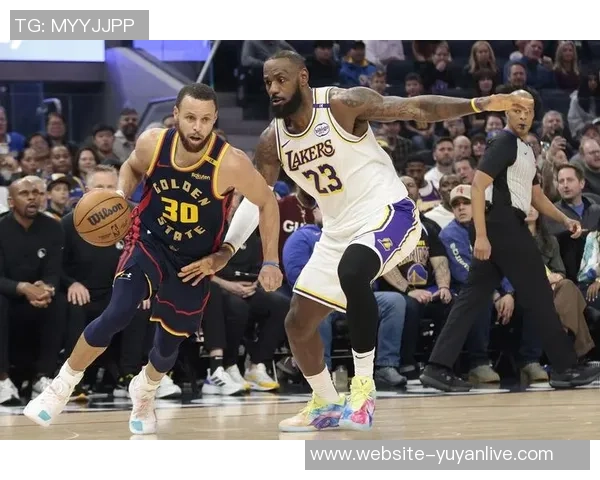 勇士与湖人精彩对决回放直播全程回顾与分析